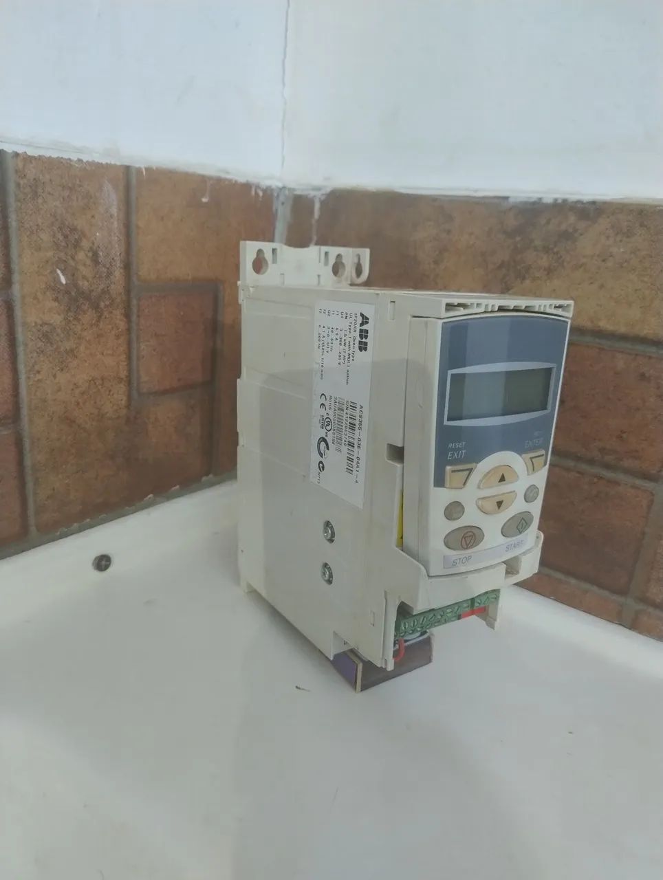 Inversor de Frequência Trifásico<br>2CV/1,5kW 380V 4,1A<br>ACS355-03E-04A1-4 - Foto 3