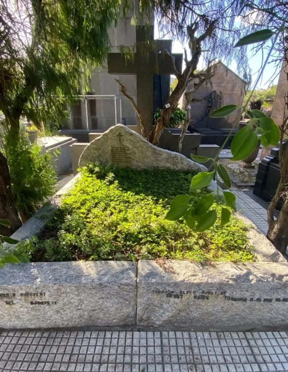 Jázigo perpétuo  - Foto 2