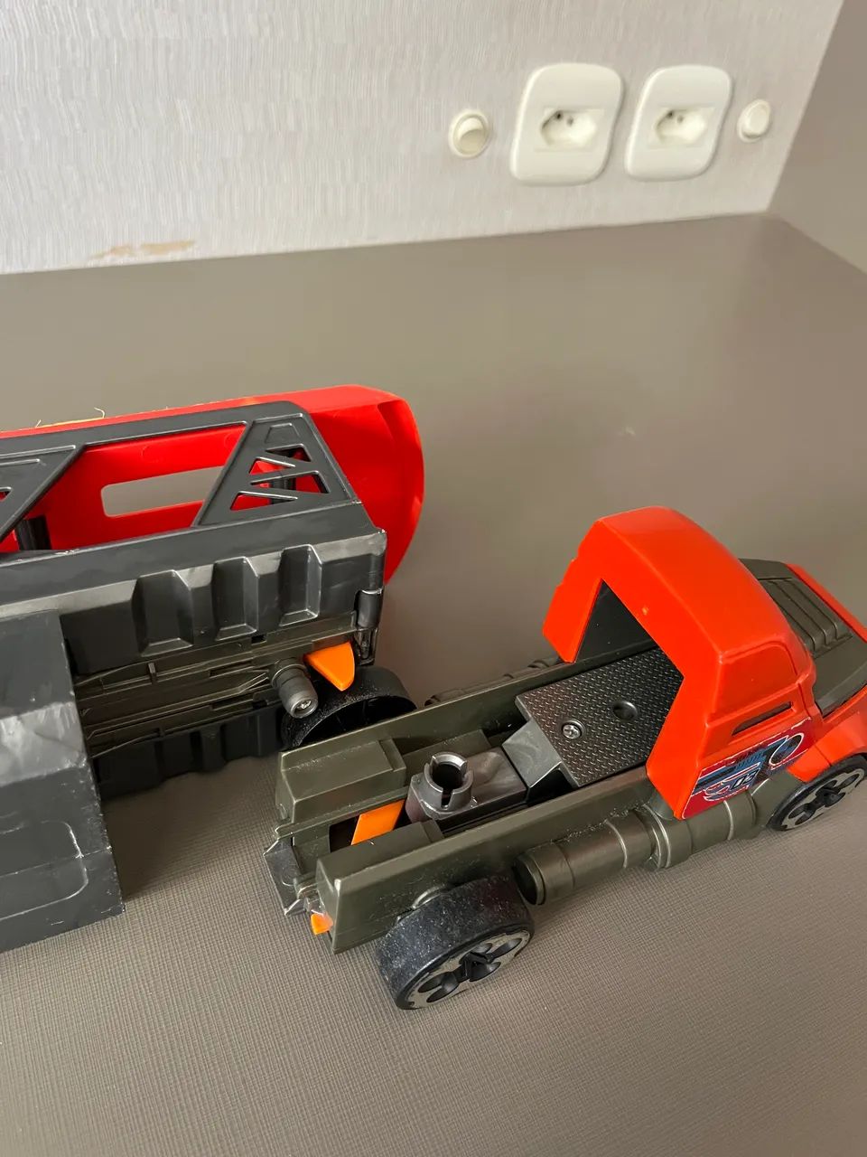 Caminhão Hotwheels - lança carros - Foto 4