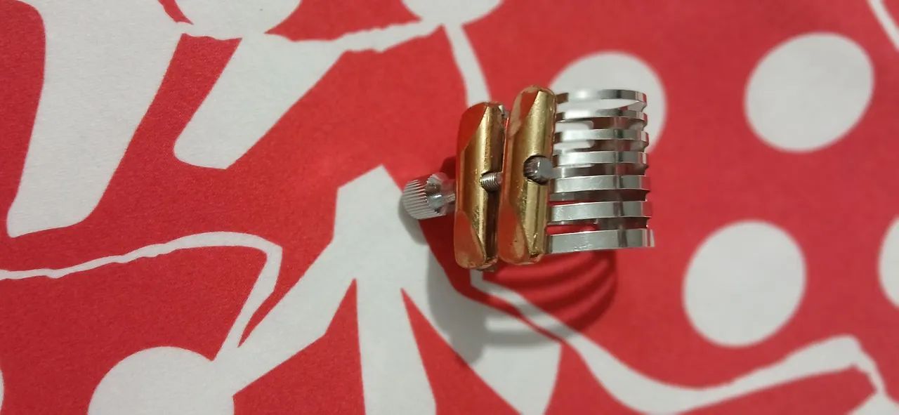 Abraçadeira boquilha de massa sax tenor nova 