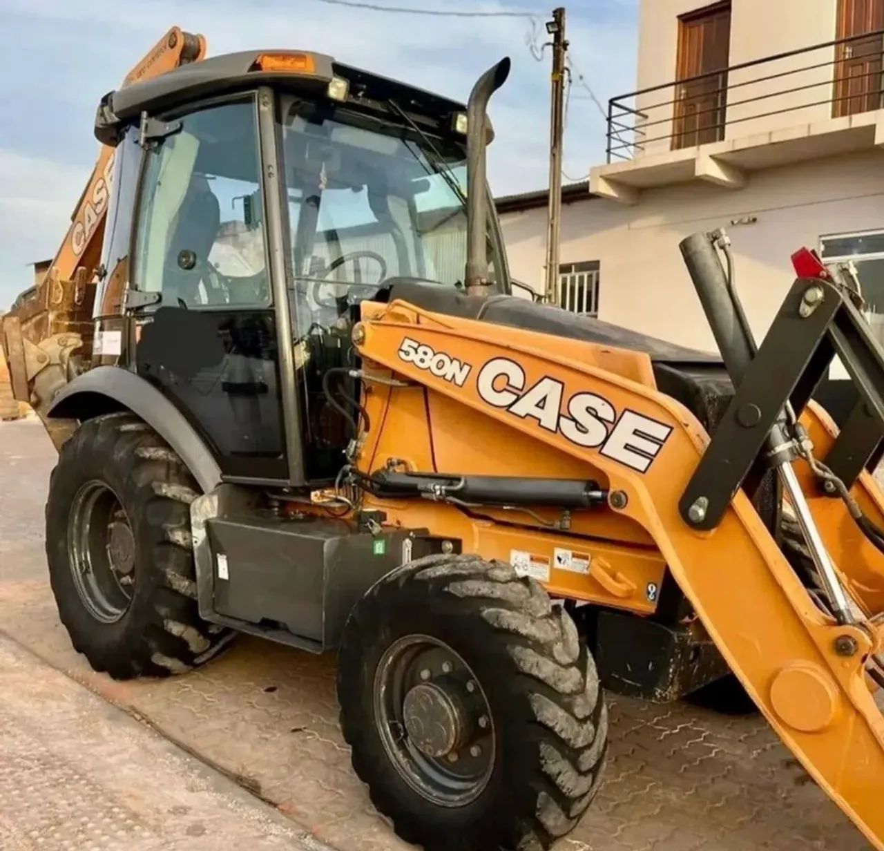 Retroescavadeira case 580N