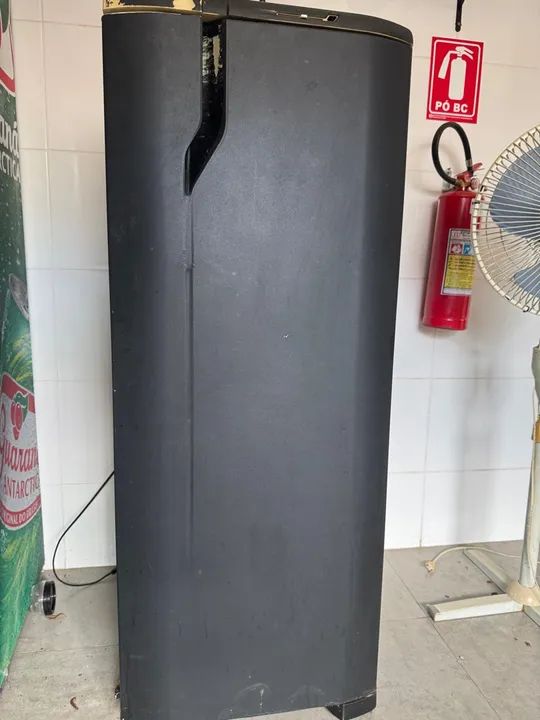 Geladeira Eletrolux - congela  - Foto 4