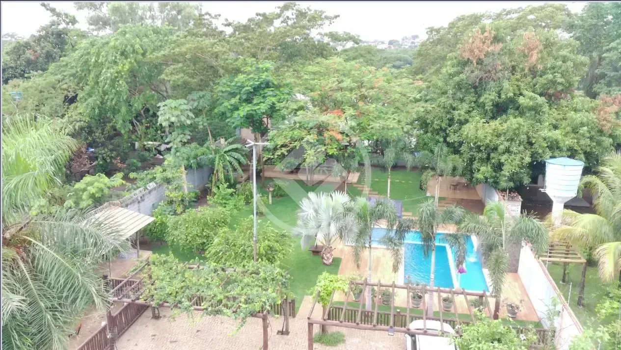 Vende-se Casa Térrea com Vista Exclusiva para o Rio Cuiabá, 04 quartos, 02 Suíte - Piscina