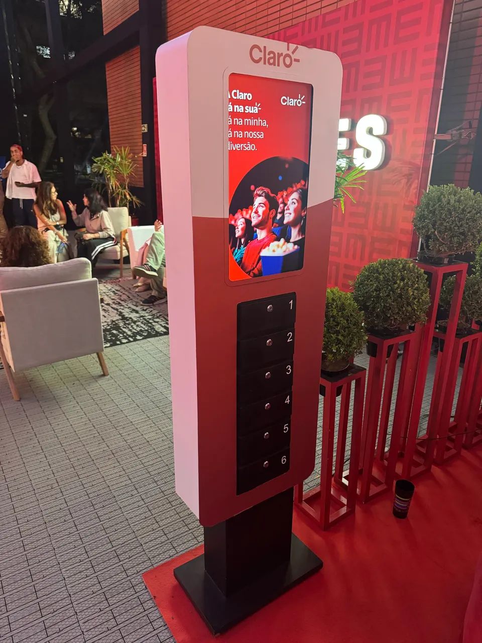Aluguel de Totem Carregador de celular com midia digital! - Foto 4