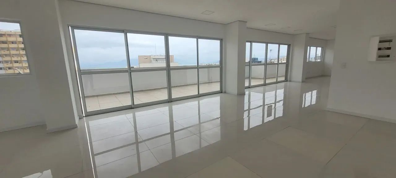 Andar/Sala comercial com vista mar e 2 vagas para locação no Centro de Florianópolis. - Foto 5