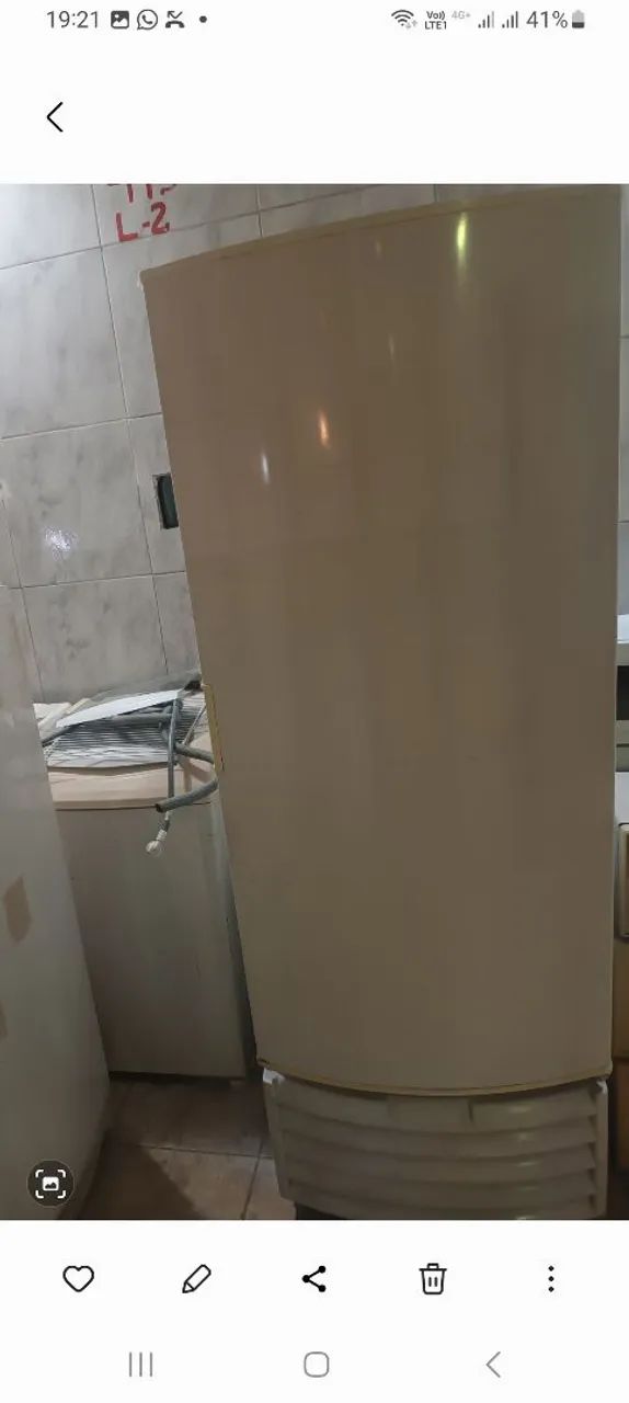 Cervejeira metal frio 220 tudo funcionando perfeitamente 