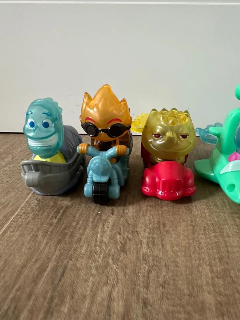 brinquedos bonecos mcdonalds elementos disney - 6 unidades - Foto 2