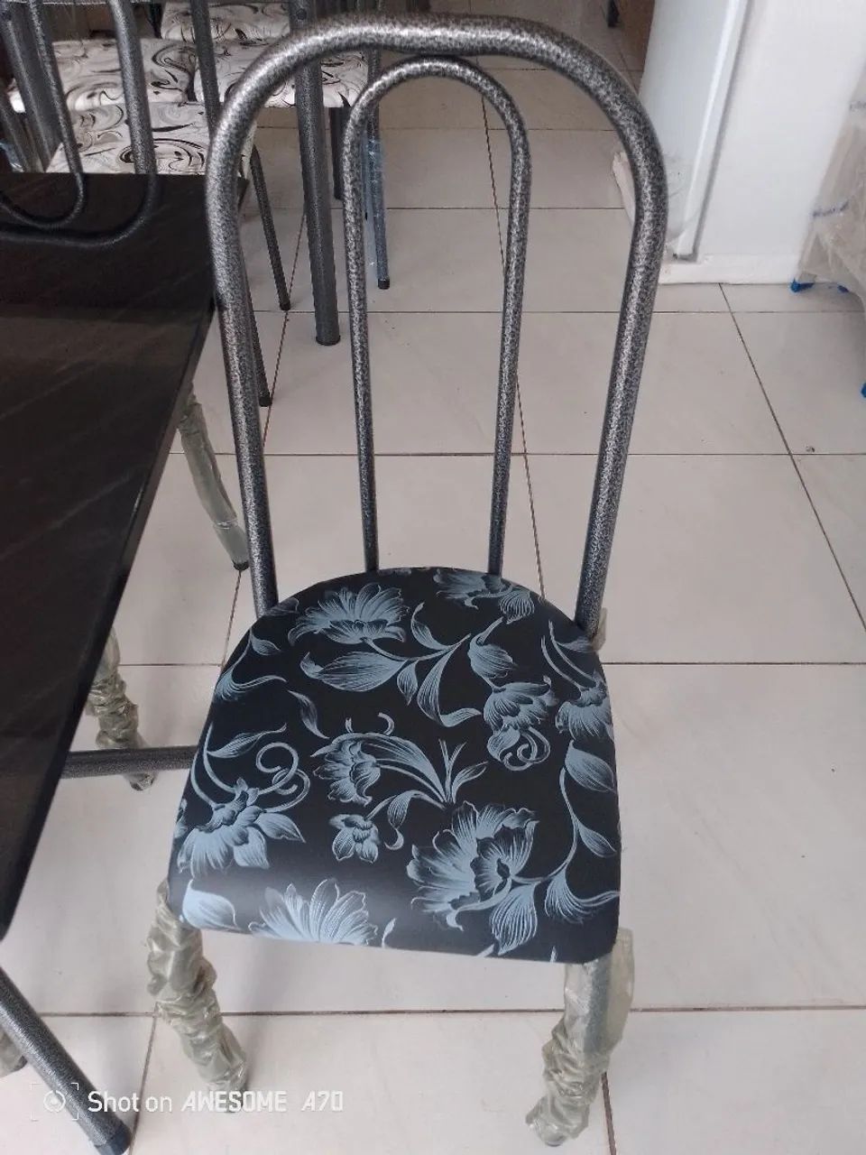 Conjunto de Mesa de Jantar com 4 Cadeiras entrega e montagem grátis - Foto 4