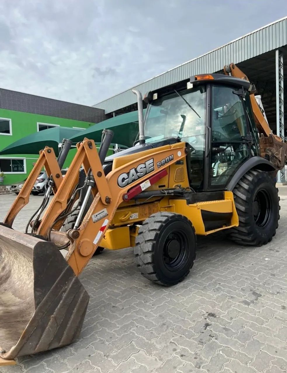 Retroescavadeira CASE 580N ano 2017 ( Parcelo )