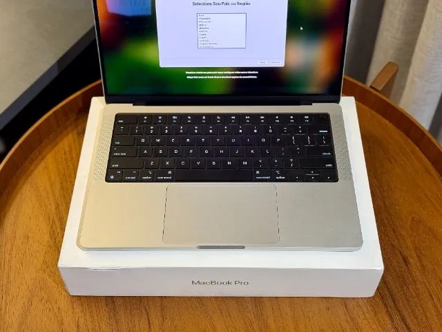 [新品同様] MacBook Pro M4 14 16GB 512GB Macbook Pro 14,2