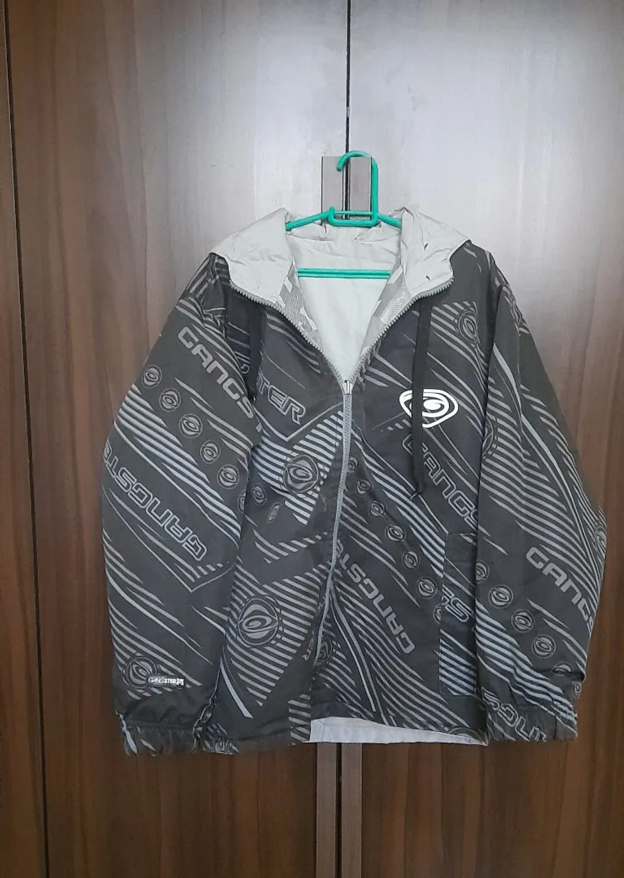 Roupa infantil usada
