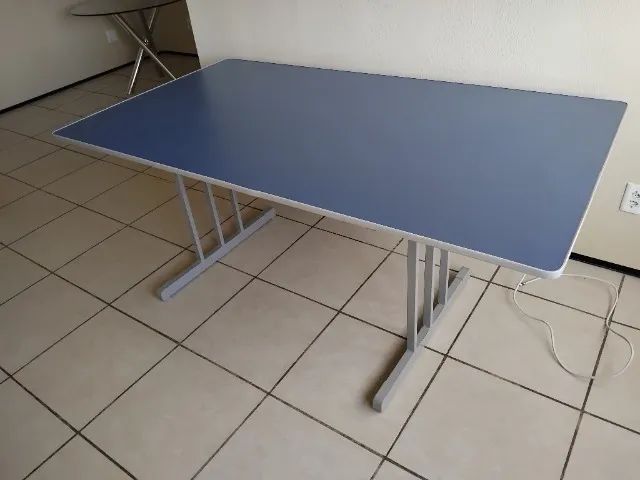 Mesa de Reunião de Madeira Muito Conservada!