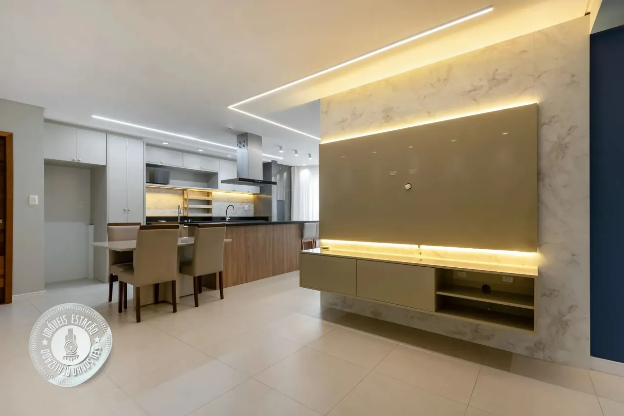 Apartamento com 3 dormitórios no bairro Água verde em edifício com infraestrutura completa