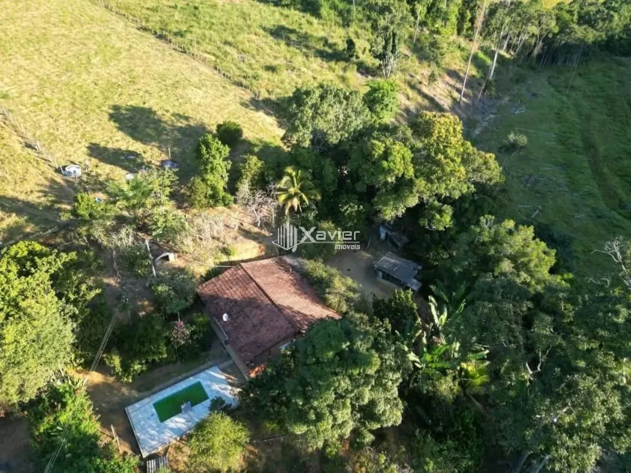 Sítio à Venda com 48.400 m² em Anchieta/ES - Rico em Água, Casa, Lagoas, Curral, Frutífera