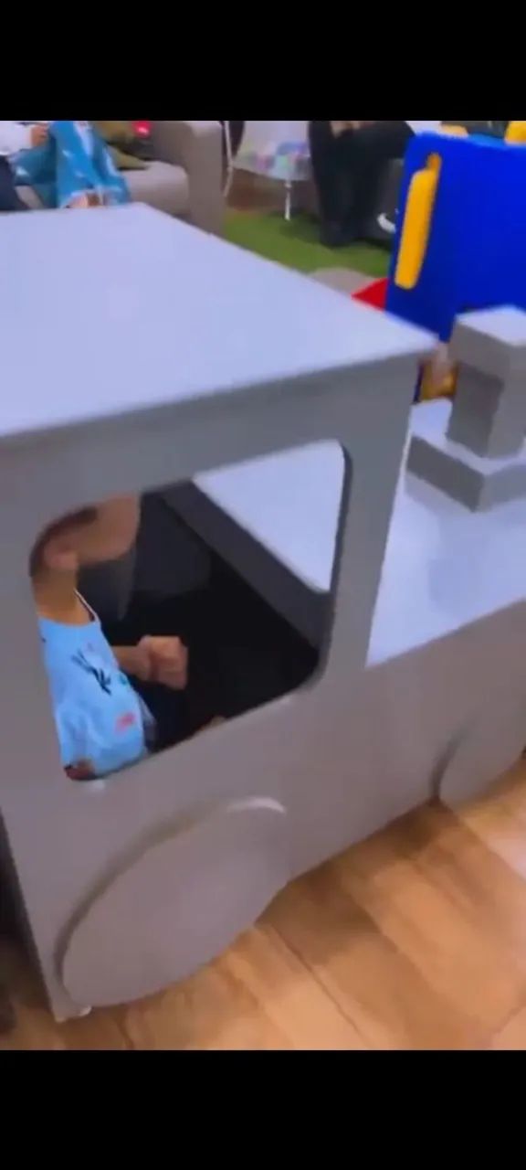 Tram de madeira  - Foto 2