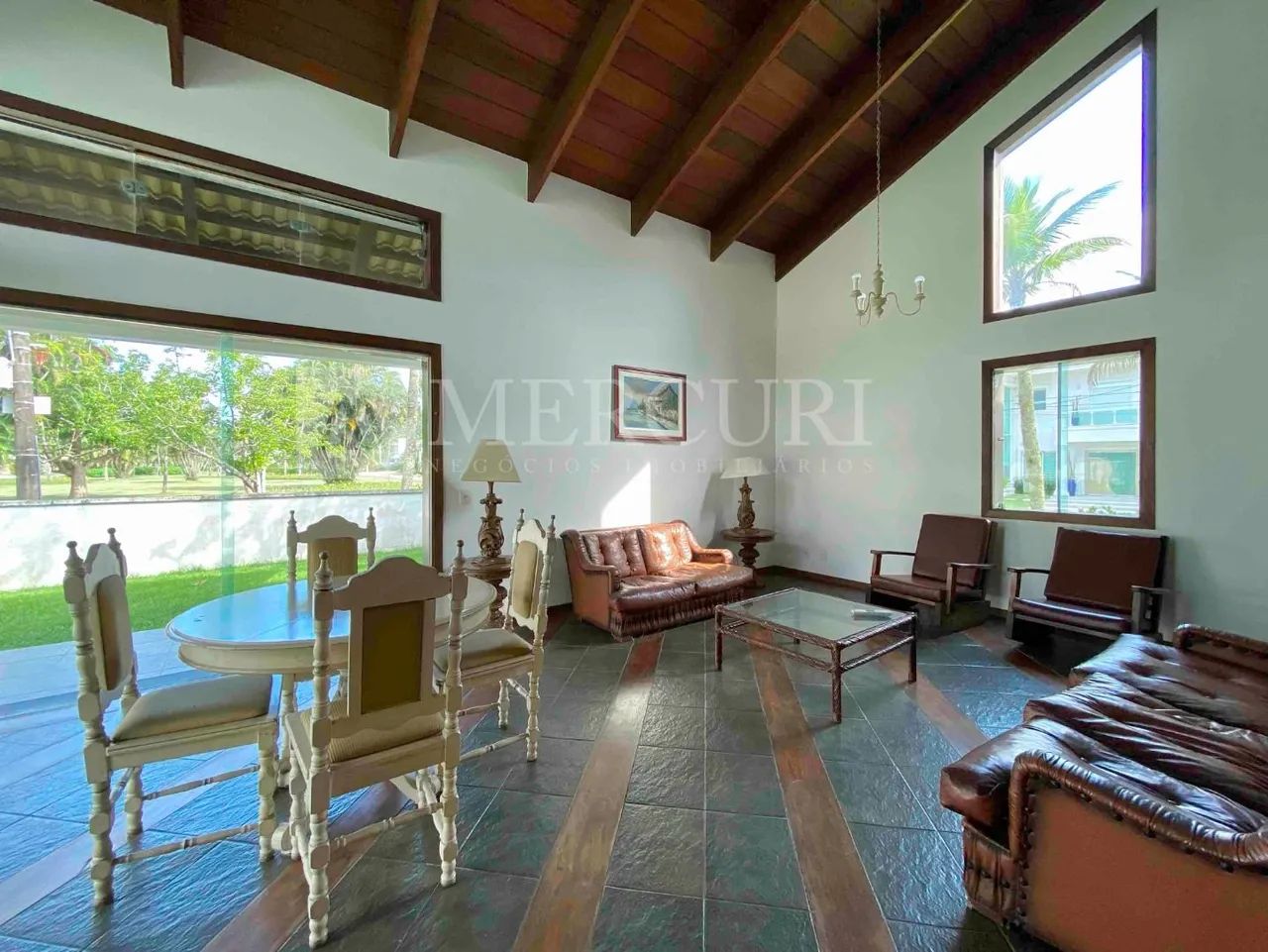 Casa Rústica com Piscina e Campo de Futebol no Condomínio Jardim Acapulco, Guarujá - Foto 4