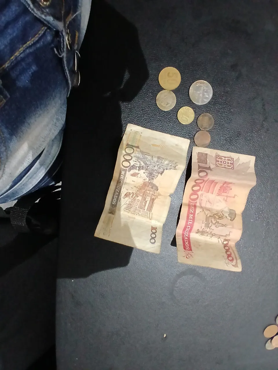 Notas e moedas antigas