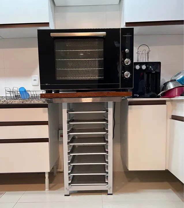 Forno Elétrico Fischer Turbo Fast 80 litros + Bancada de Apoio + 8 Assadeiras