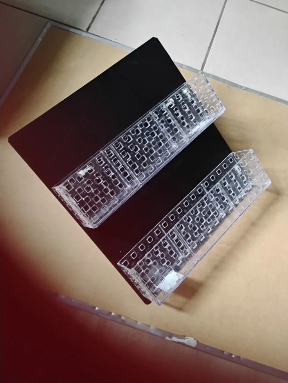 Prateleira lojinha perfumes uber 99