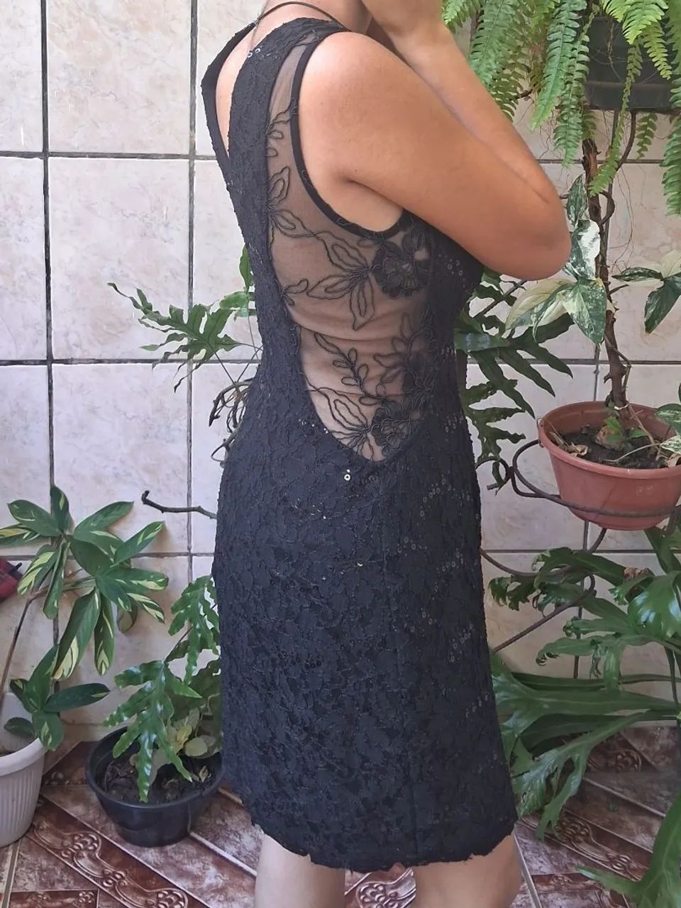 Vestido de Renda com decote e tule - Foto 3