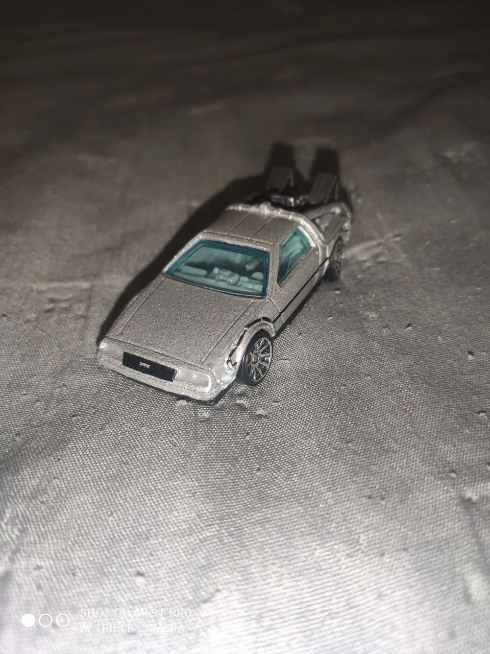 Carrinho Hot Wheels DeLorean -