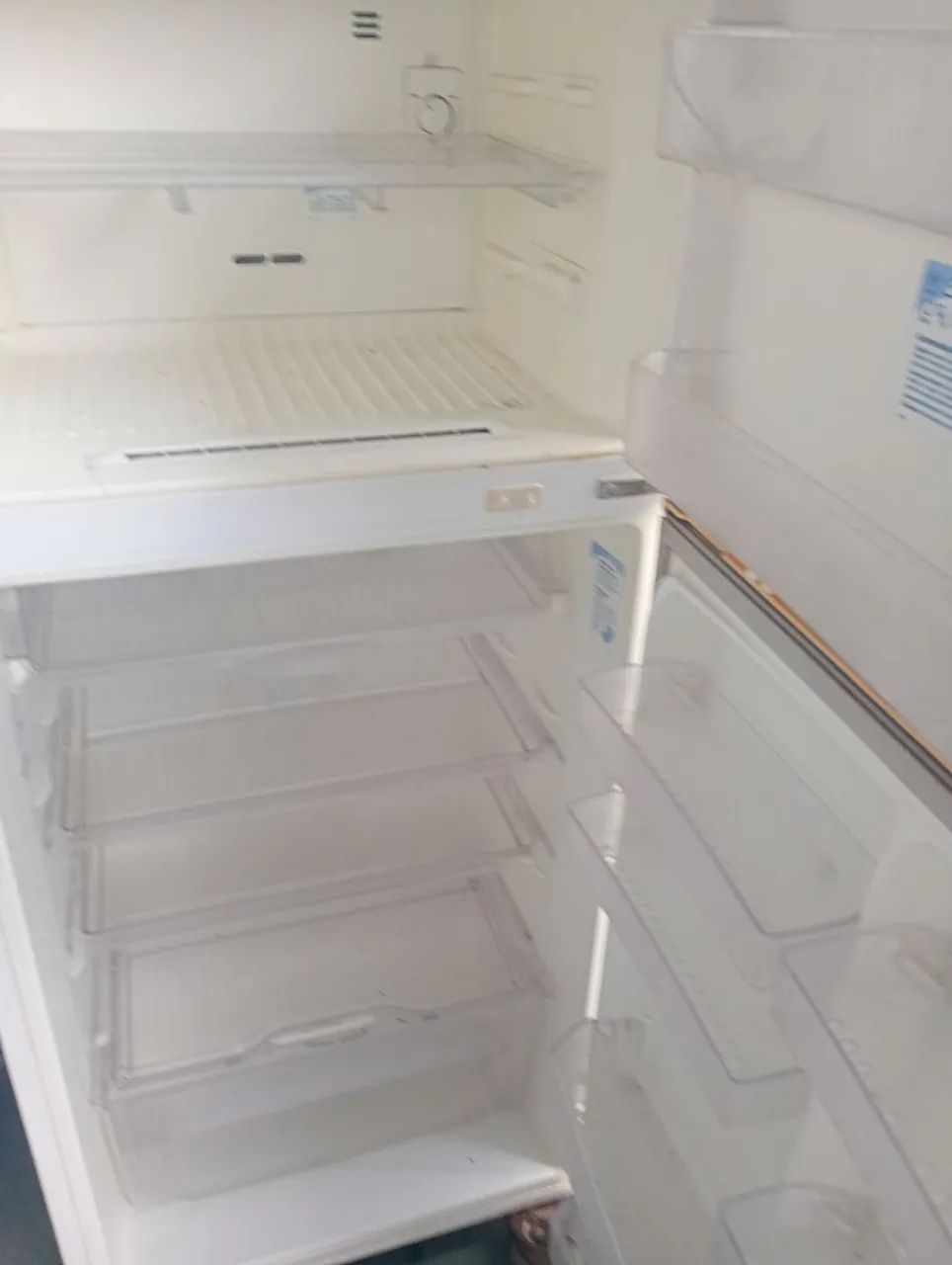 REFRIGERADOR ELECTROLUX DF 35 220V - Foto 2