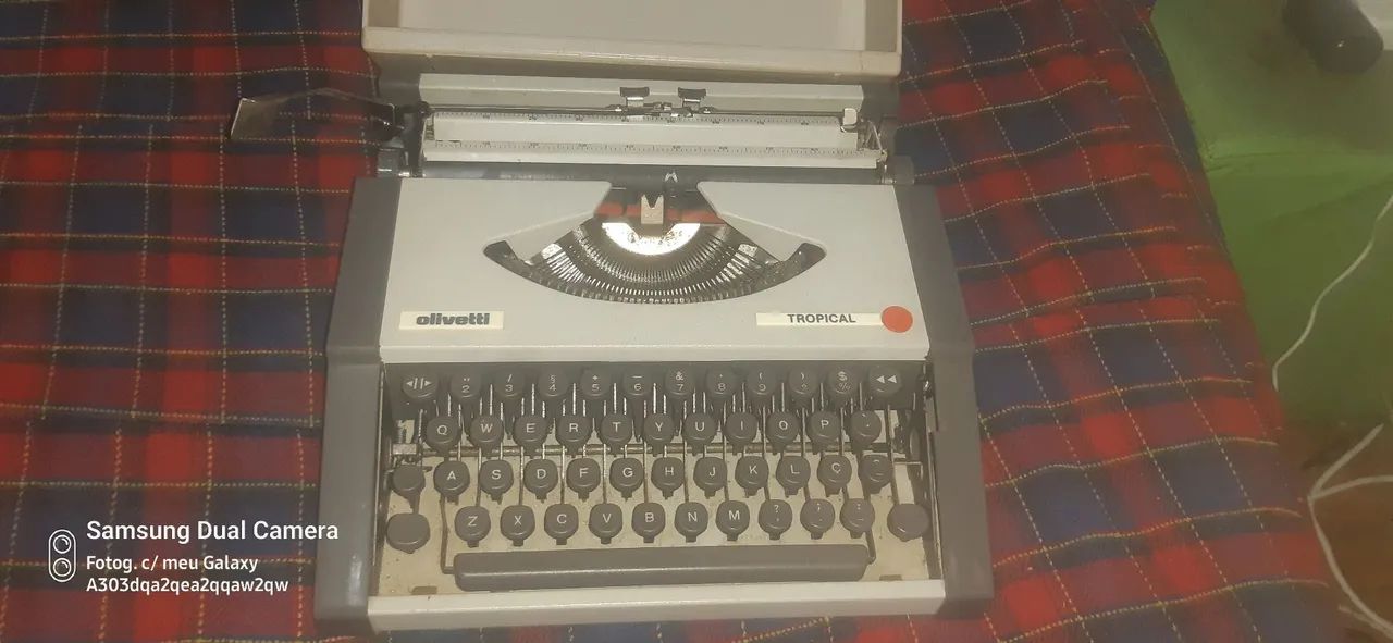 Máquina de escrever antiga - Foto 2