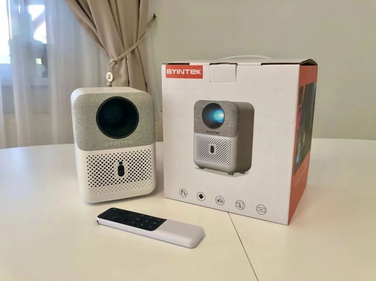Projetor BYINTEK Novo Ótica Selada  Suporte a 4k verdadeiro Cinema em casa - Foto 4