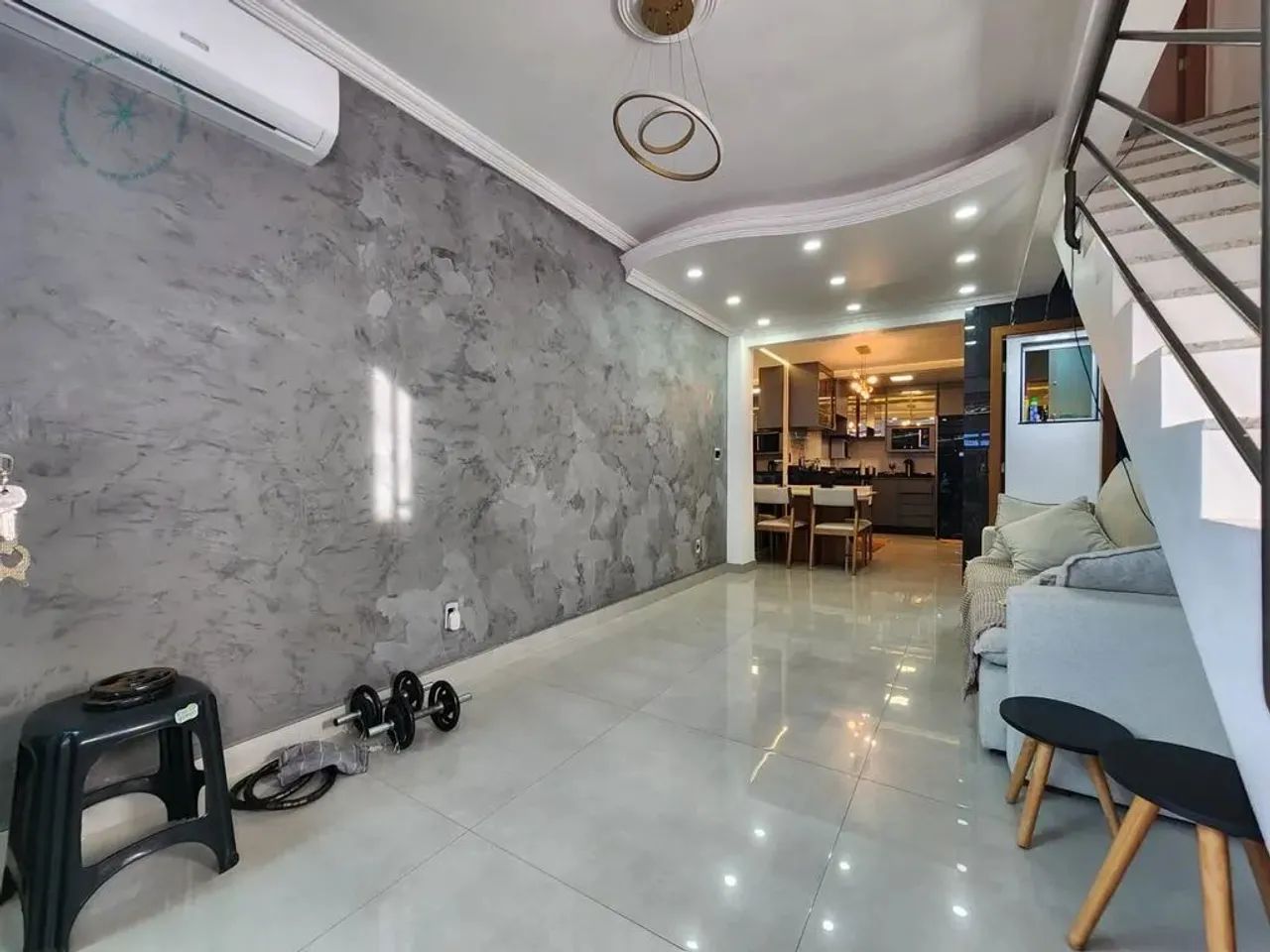 Casa geminada à venda no bairro Santa Mônica