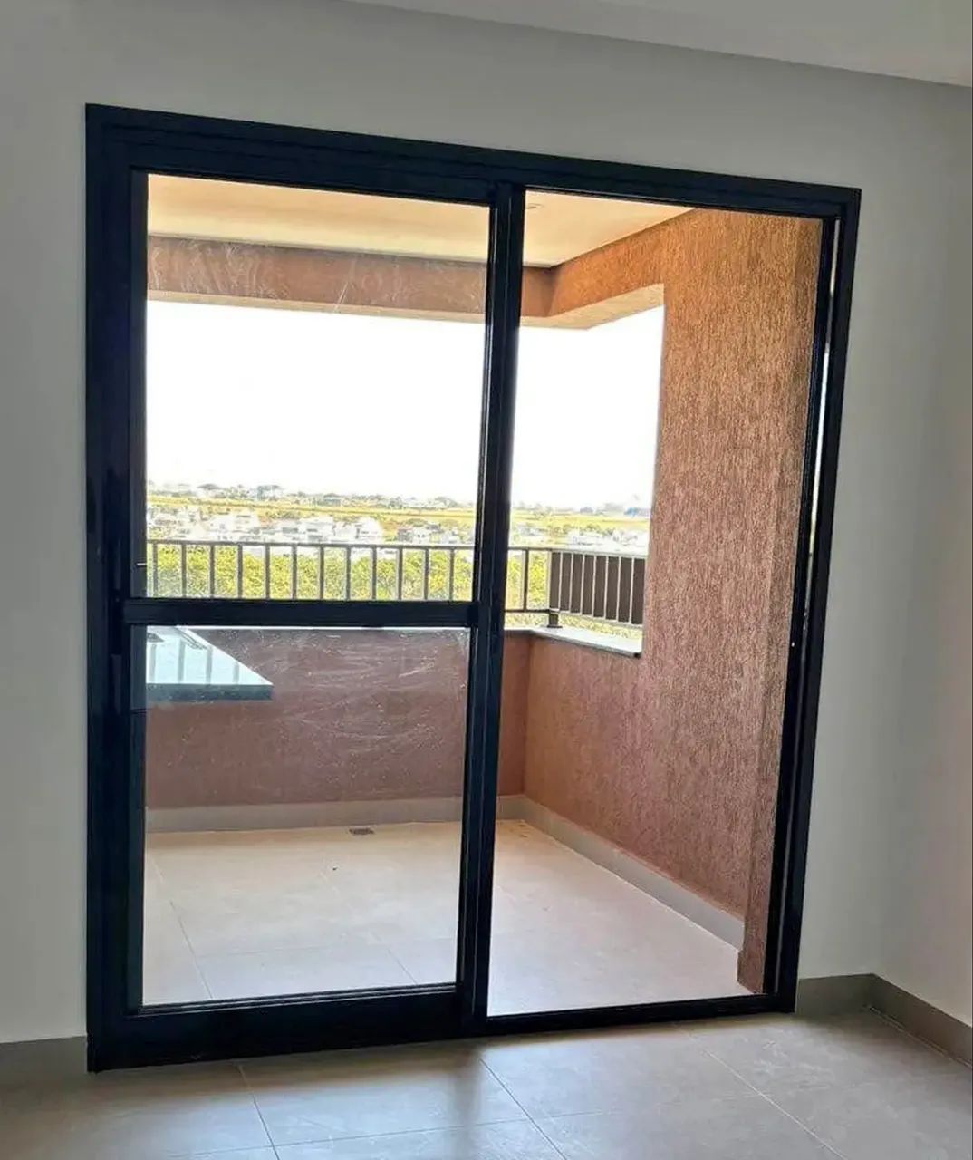 Porta Alumínio e vidro 2m