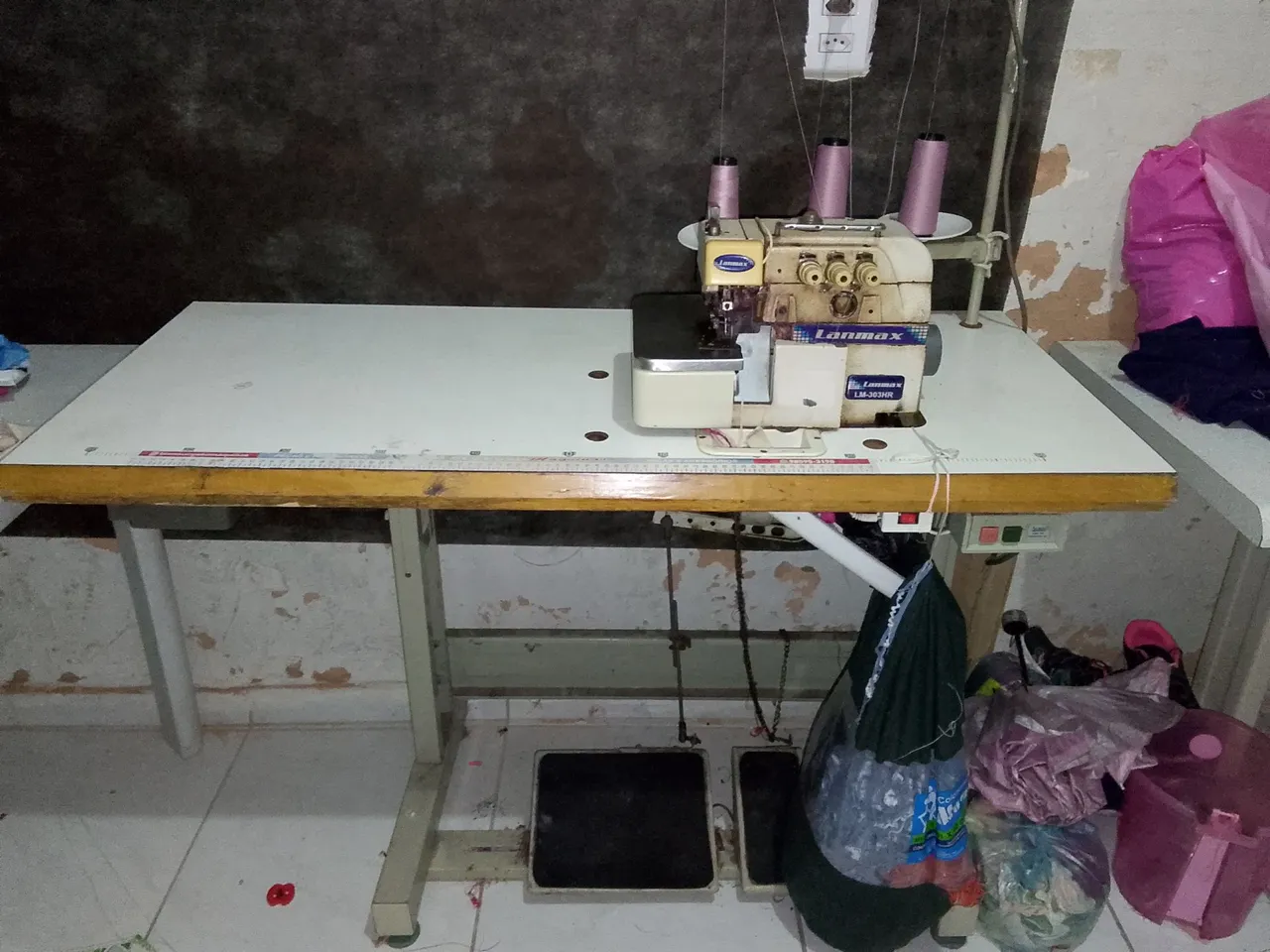Máquina de Costura Overlock Industrial Lanmax LM-303HR