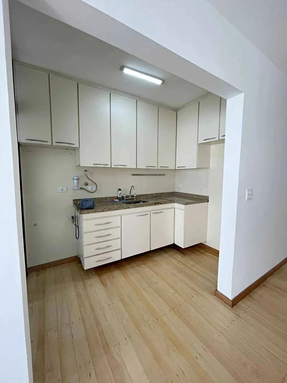 Apartamento tipo para venda com 2 quartos, sendo 1 suíte, 79m² - Foto 2