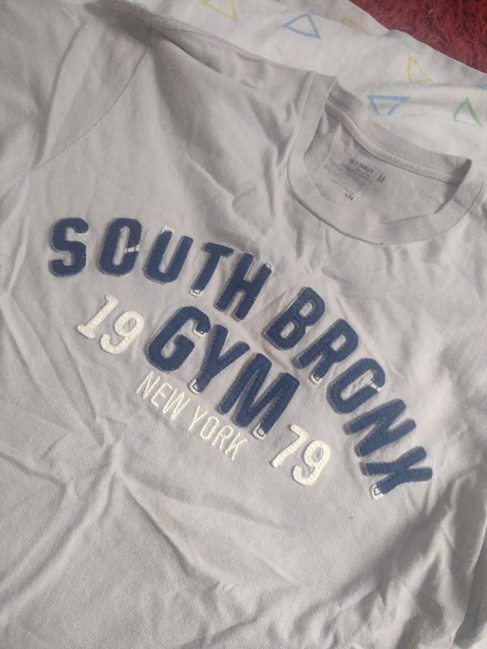 Camiseta cinza da marca OLD NAVY. - Foto 3