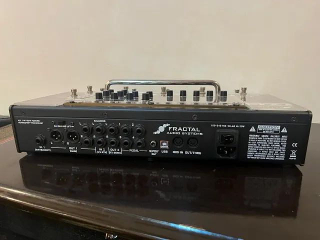 Pedaleira Fractal Ax8 (ñ Kemper, Quad Cortex, Helix