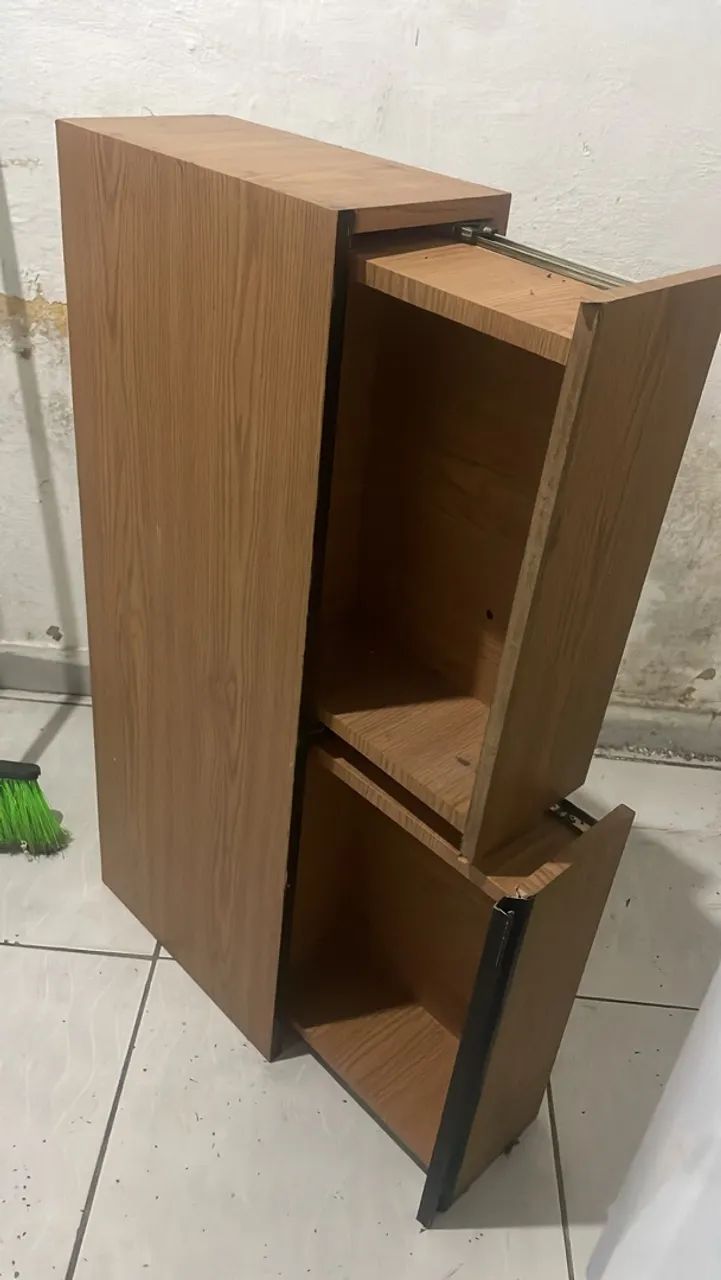 Vende se móvel suspenso 