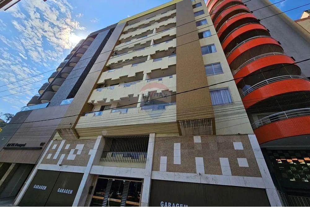 Apartamento 4 quartos com varanda panorâmica e 2 vagas no centro de Muriaé - Foto 2
