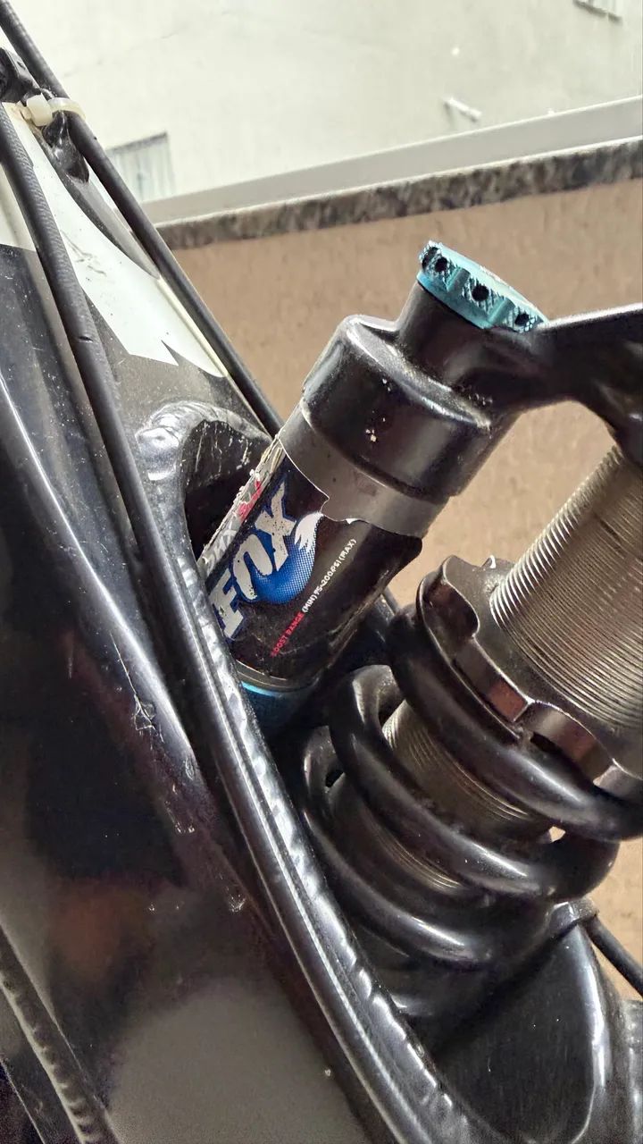 Giant Glory 8.8 com Fox Dhx5.0 e Marzocchi 888 - Foto 2