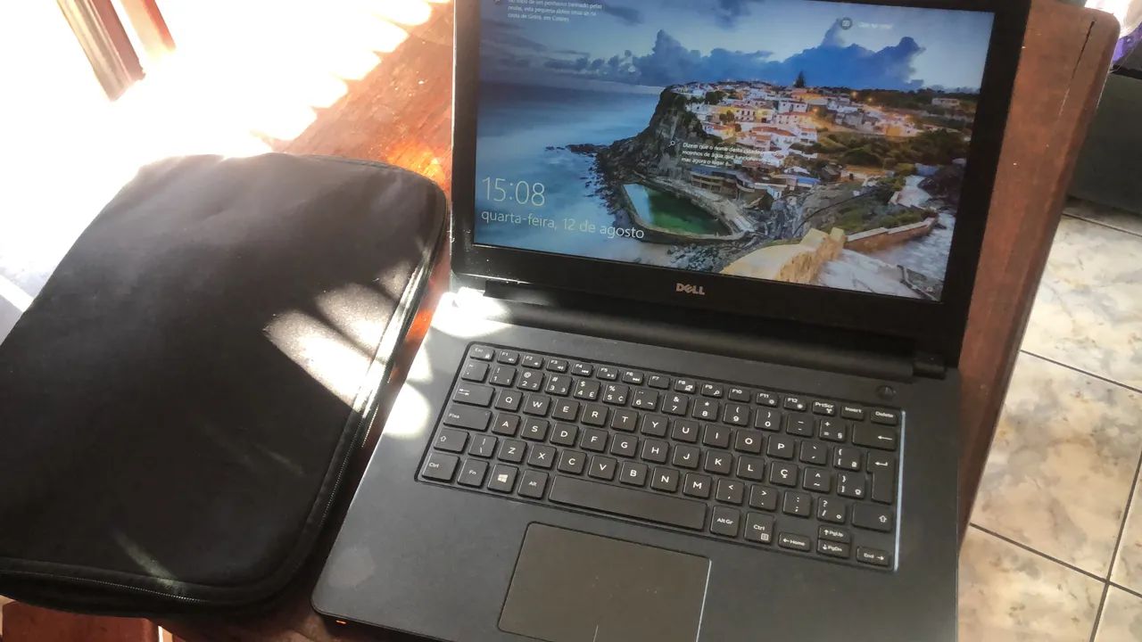Notebook Dell semi novo 