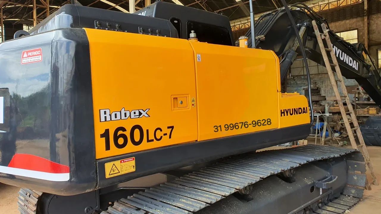 Escavadeira Hyundai 160 LC-7 cabinada - Foto 4
