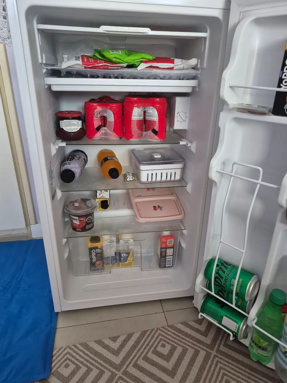 Frigobar Midea novo 110w 500,00 - Foto 3