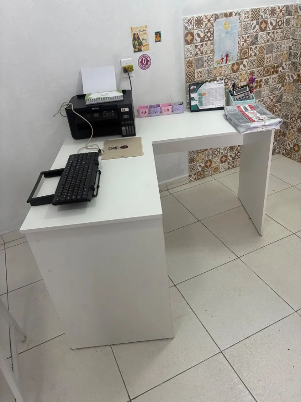 Mesa de escritório em L