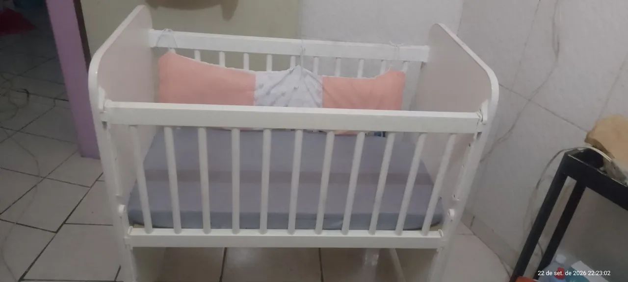Vendo mini berço com colchão 