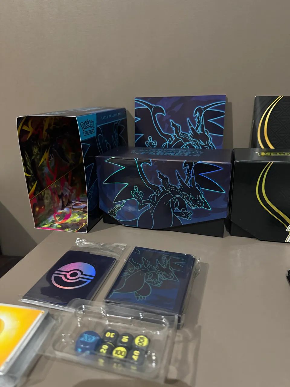 ETB Mega Charizard X e ETB Mega Gardevoir456501861413048322