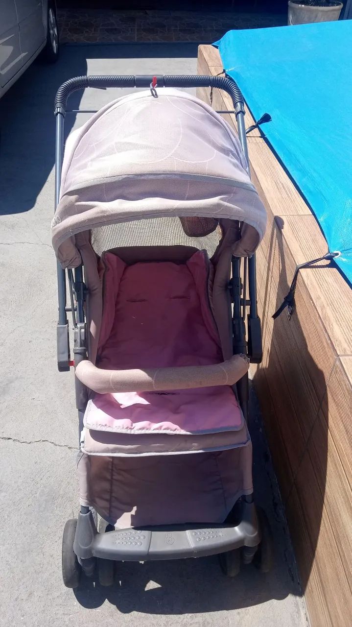 Carrinho e bebe conforto com base (Galzerano)