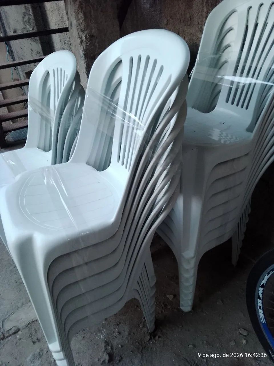 Cadeiras plásticas 