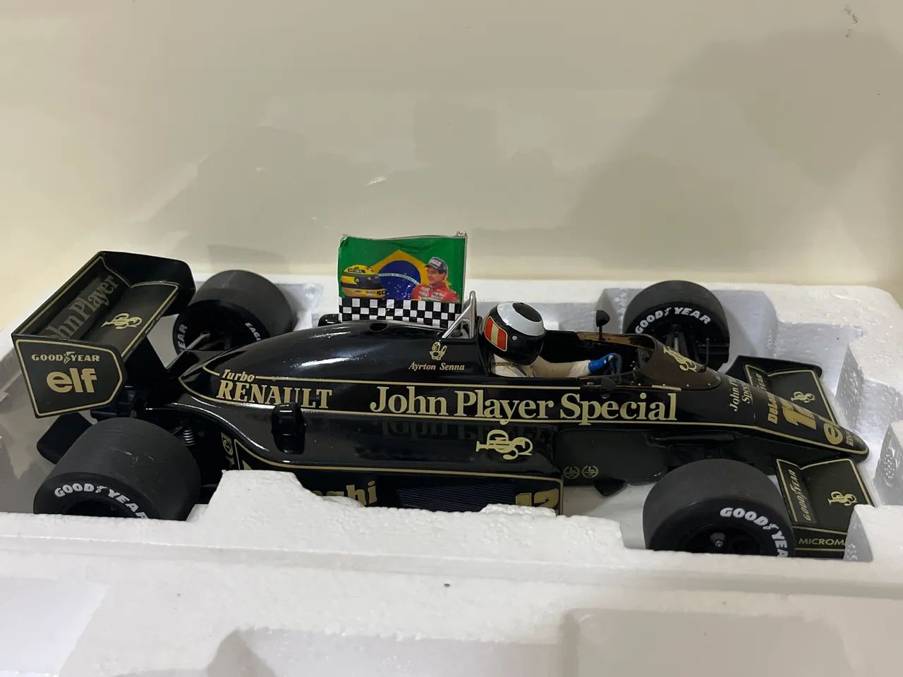 Ayrton Senna F1 Minichamps 1:18 Lotus Renault 98T - Hobbies e
