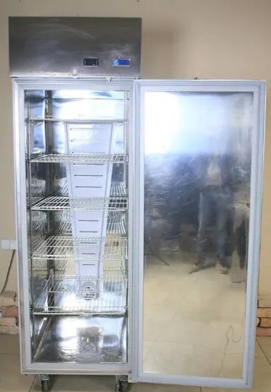 ISA LABOR FREEZER VERTICAL