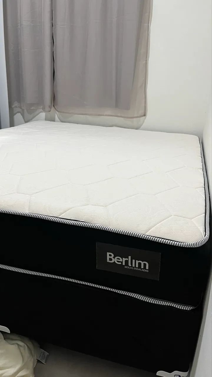 Cama QUEEN - 3 MESES DE USO! 