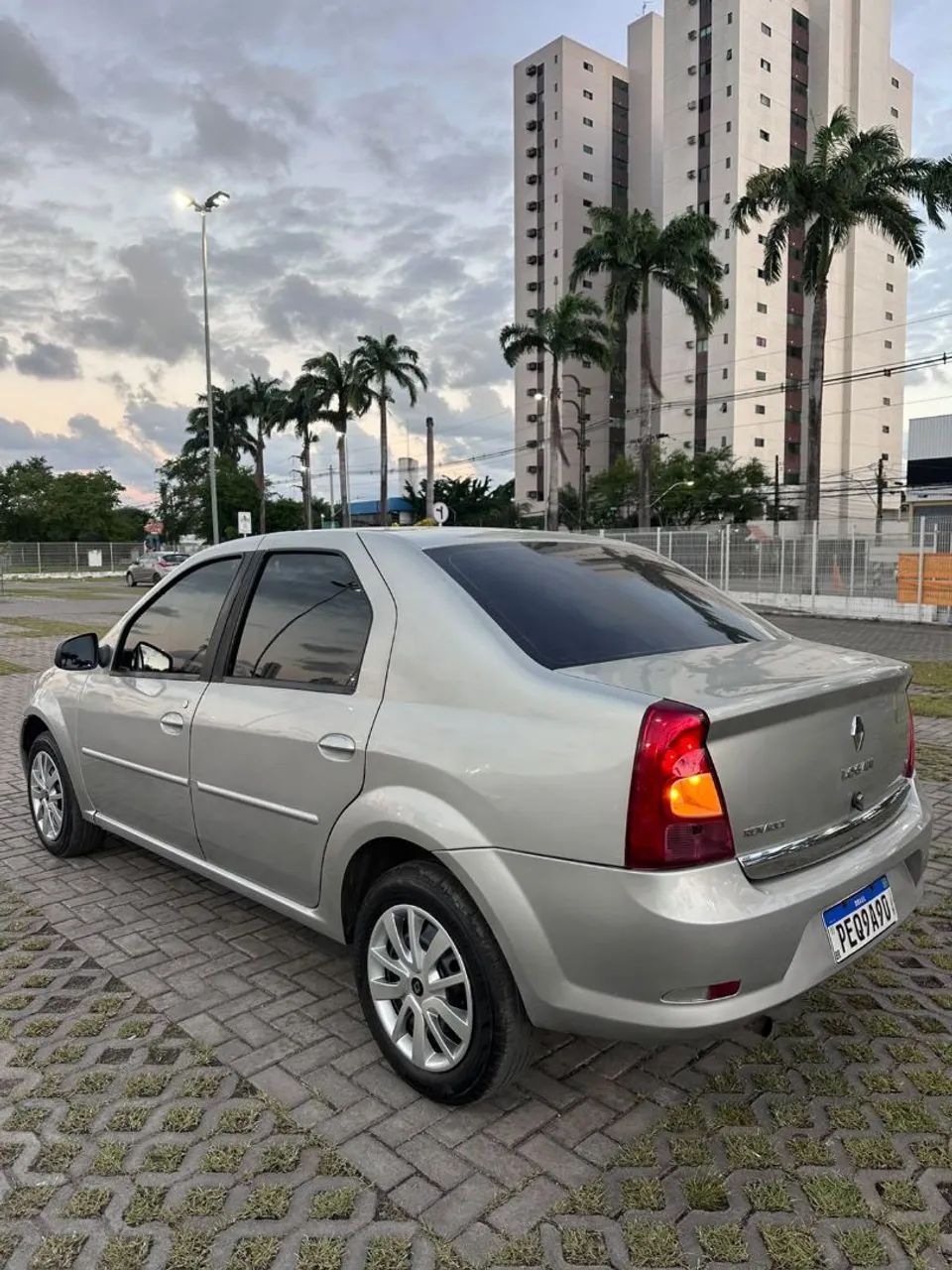 Renault Logan Expression Hi-flex 1.6 8V 4P 2012 - Foto 4