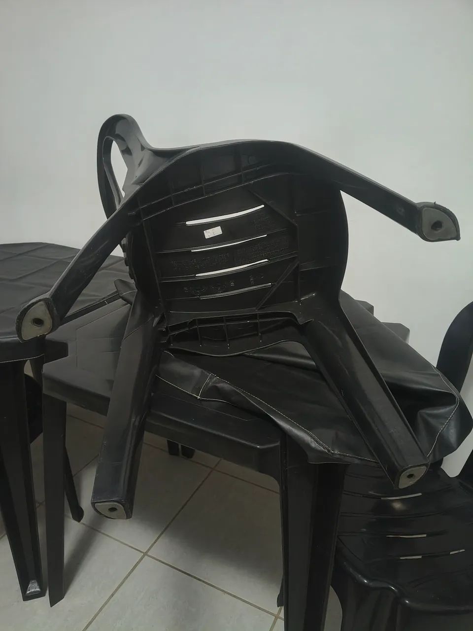 Jogo de mesa com 4 cadeiras  - Foto 3